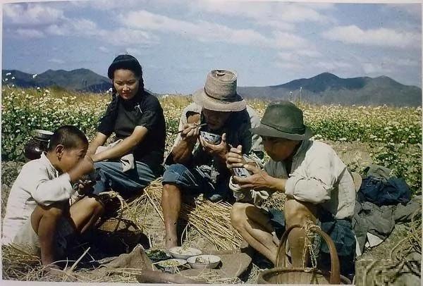 从一张彩色照片看解放前农民的真实生活