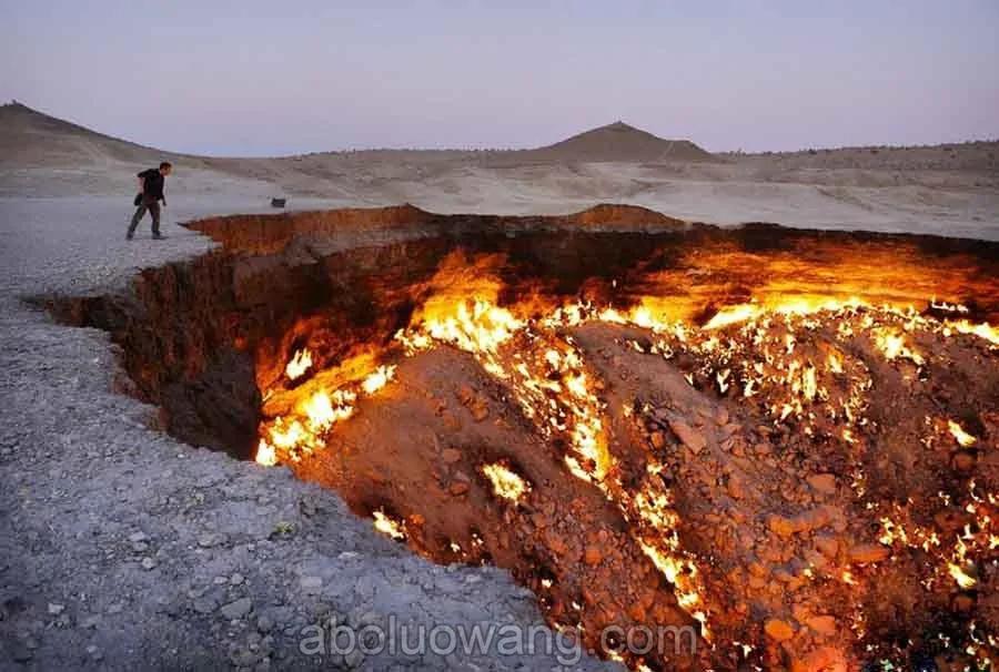 探秘地球最怪异美景： 巨人堤石柱呈六角形(高清组图)