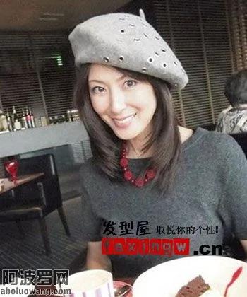 46岁童颜CEO 青春肌肤搭配萝莉发型变身美魔女