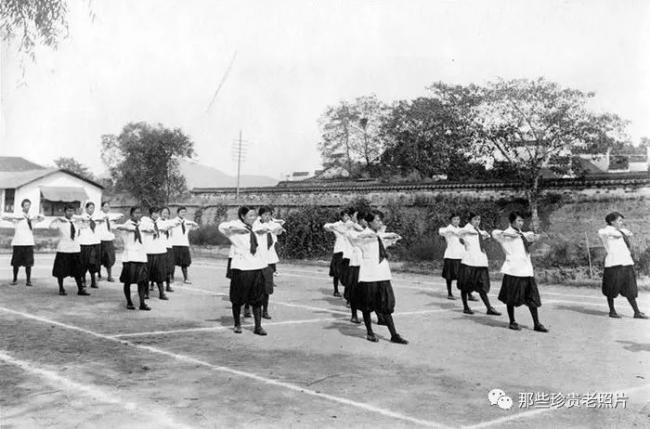 中国最早的女大学生